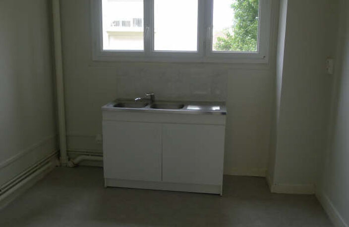 F3 PETIT COURONNE - 3 pièce(s) - 73.05 m2 — photo 2