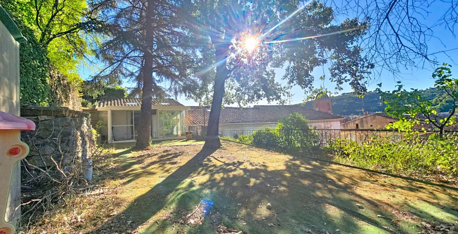 Un duplex lumineux avec grand jardin privatif, garage et vue dominante sur Bédarieux. — photo 1