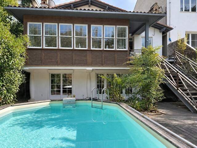 Maison familiale avec piscine, près du Parc Bordelais, à 2 pas du tram — photo du bien