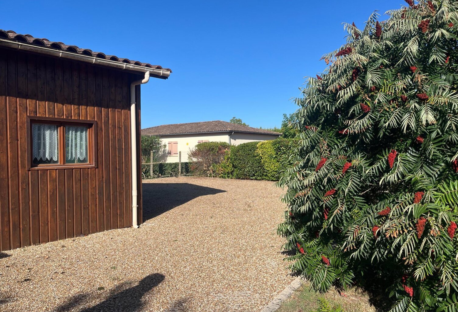 Terrain 800 m2 constructible sur Vayres — photo 1
