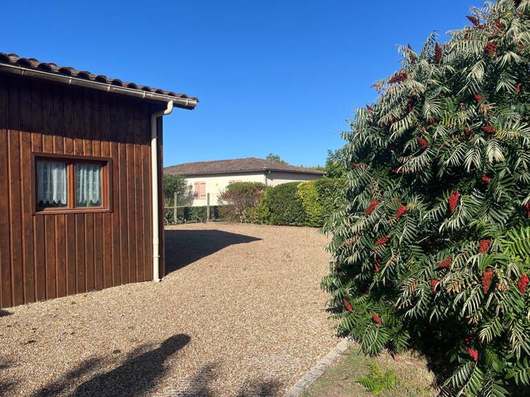 Terrain 800 m2 constructible sur Vayres — photo 1