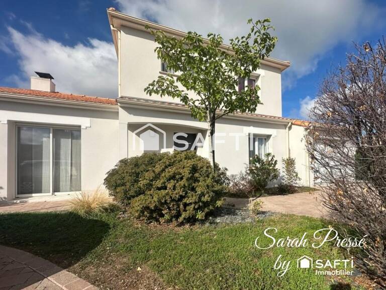 Maison familiale avec vie de plain-pied, véranda et jardin  Le Loroux-Bottereau — photo 1