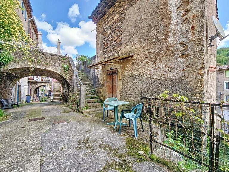 Charmante maison de village avec cheminée au cœur de Saint-Étienne-Estréchoux  Idéal premier achat ou pied-à-terre — photo 1