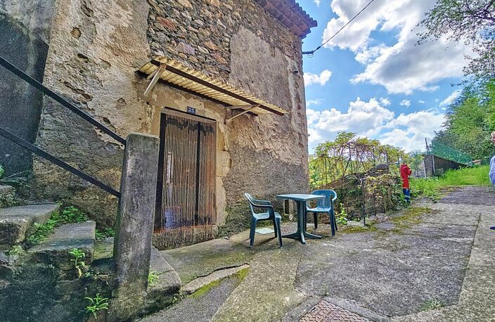Charmante maison de village avec cheminée au cœur de Saint-Étienne-Estréchoux  Idéal premier achat ou pied-à-terre — photo 2