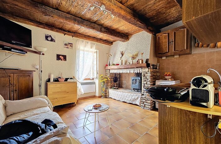 Charmante maison de village avec cheminée au cœur de Saint-Étienne-Estréchoux  Idéal premier achat ou pied-à-terre — photo 4