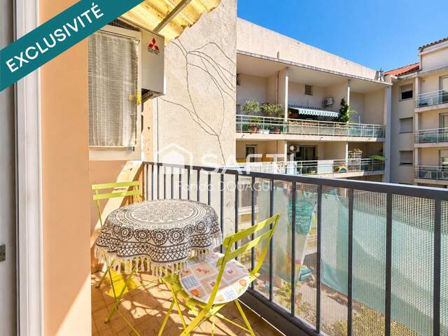 Grand T2 - 3ème et Dernier étage sans ascenseur - 50m du Vieux Port - Balcon — photo du bien
