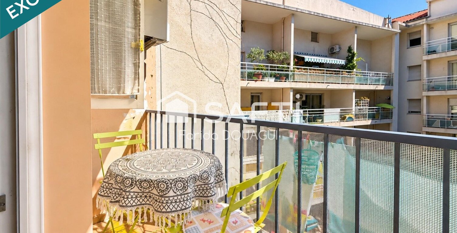 Grand T2 - 3ème et Dernier étage sans ascenseur - 50m du Vieux Port - Balcon — photo 1