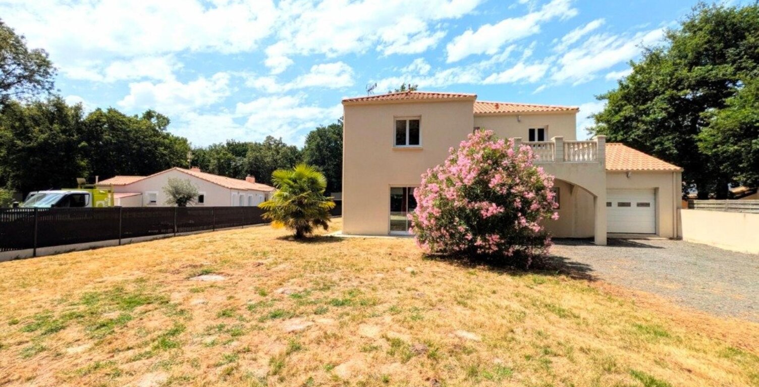 Maison 5 pièces 172 m²  3 chambres- terrain de 1923m² — photo 1