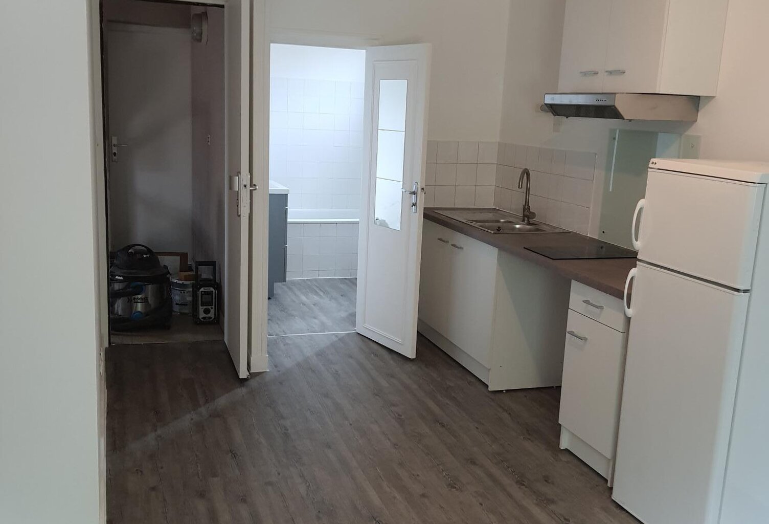 Immeuble, 4 appartements, 1 local commercial, 1 jardin. — photo 1