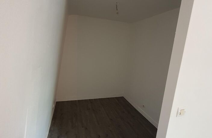 Immeuble, 4 appartements, 1 local commercial, 1 jardin. — photo 5