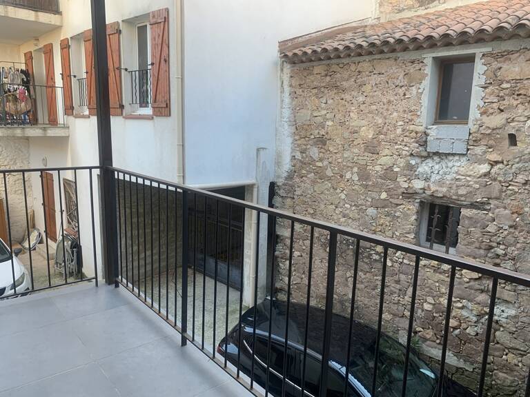 Centre village, au 1er étage d'un immeuble récent, appartement d — photo 1
