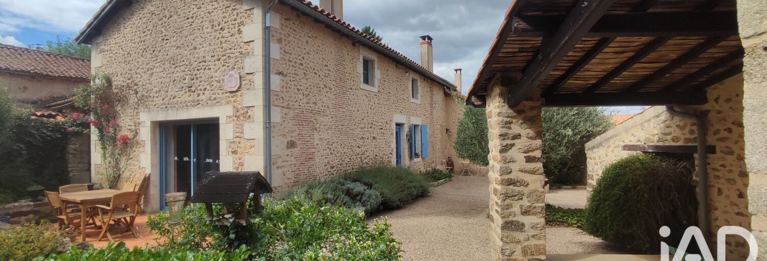 Maison 7 Pièces 177 m² à vendre à Reffannes (79420)
