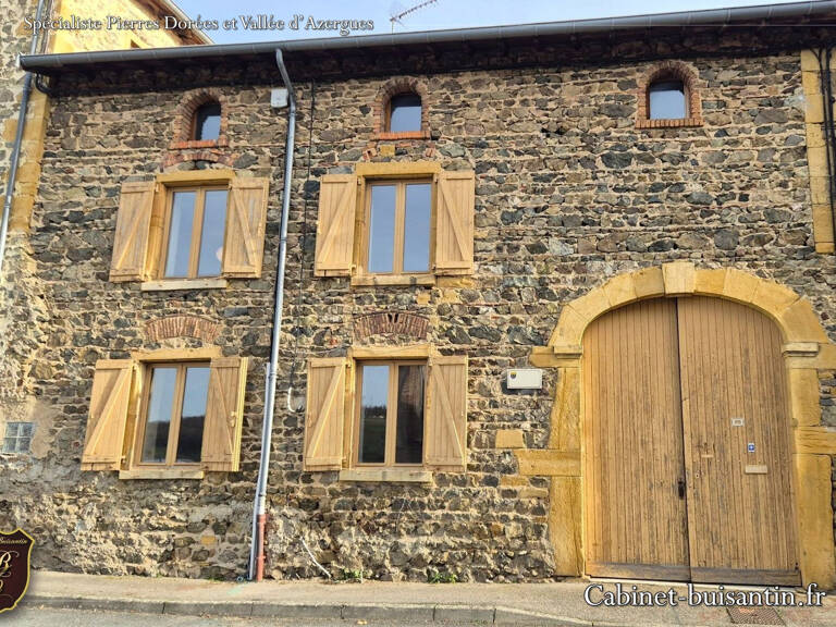 Maison de village en pierres avec cour intérieure — photo 1