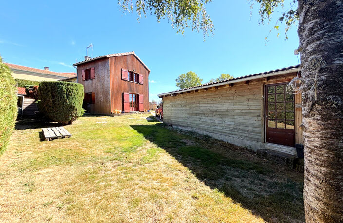 USSON-EN-FOREZ MAISON EN PIERRE 3 CHAMBRES + BUREAU + GARAGE — photo 2