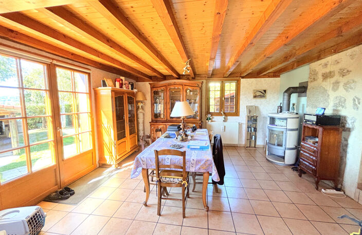 USSON-EN-FOREZ MAISON EN PIERRE 3 CHAMBRES + BUREAU + GARAGE — photo 5