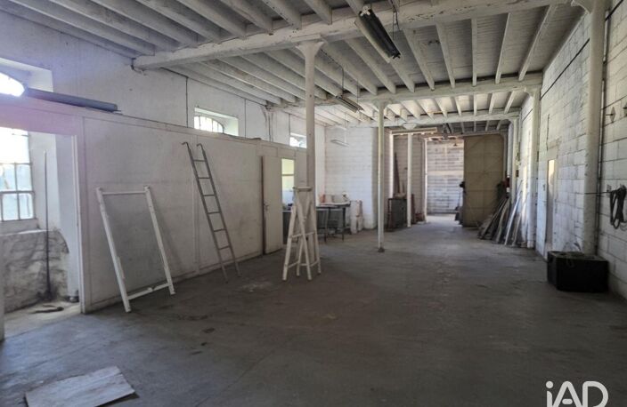 Location Local d'activités 355 m&sup2; — photo 3