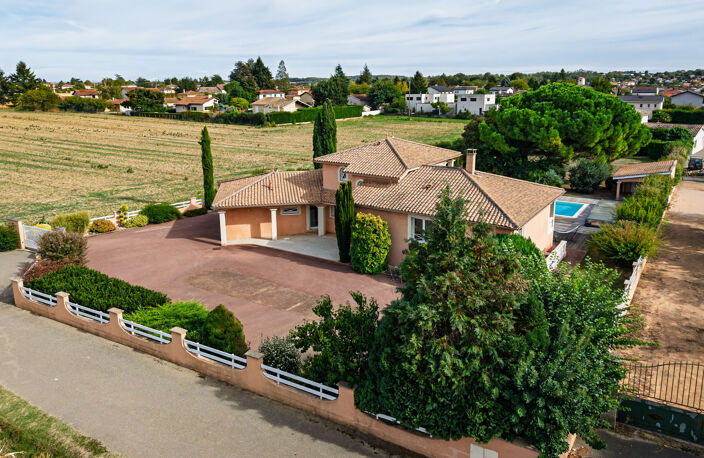 MAISON DE 240M2 - 8 PIÈCES -  DANS UN CADRE D EXCEPTION A CAILLOUX SUR FONTAINES — photo 3