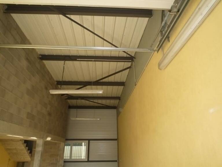 Local professionnel — photo 1