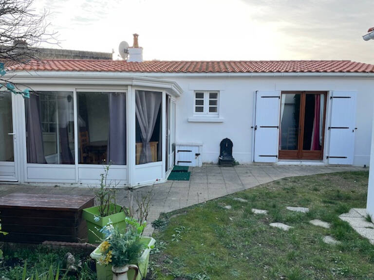 Maison au bord de l'océan — photo 1