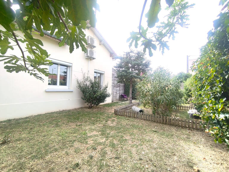 ROMANS-SUR-ISÈRE   Maison familiale avec terrain clos et arb — photo 1