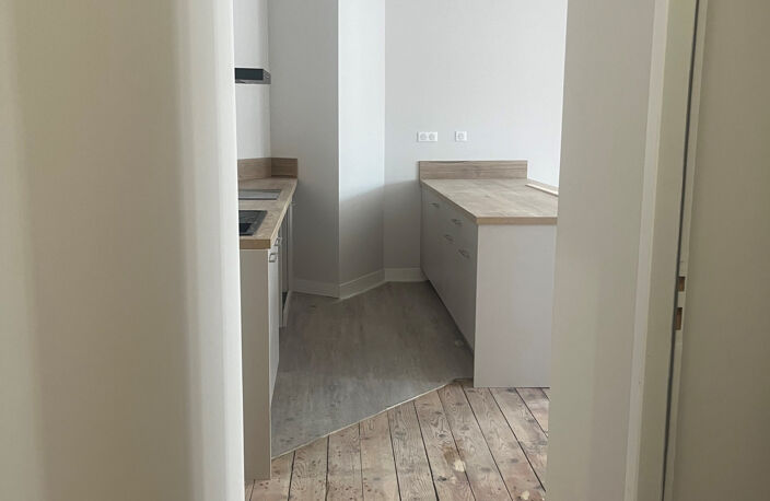 Rue de la Grotte au 2ème étage sans ascenseur, appartement T — photo 2