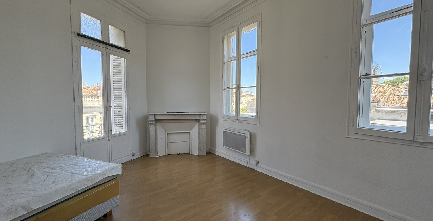BORDEAUX CENTRE   APPARTEMENT LUMINEUX AVEC CAVE — photo 1