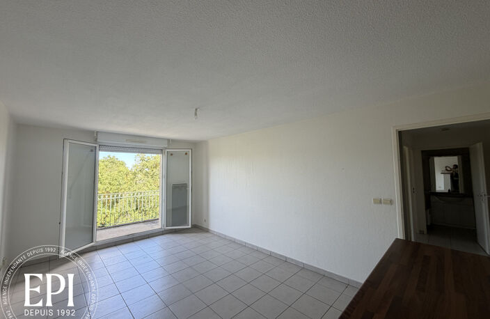 CARCASSONNE   T3 lumineux avec balcon, vue dégagée et 2 park — photo 5