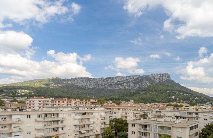 TOULON EST-LIMITROPHE LA VALETTE DU VAR T4 + BALCONS + GRAND — photo 2