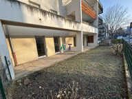 MEYLAN - T3 EN REZ DE JARDIN AVEC GARAGE — photo 2