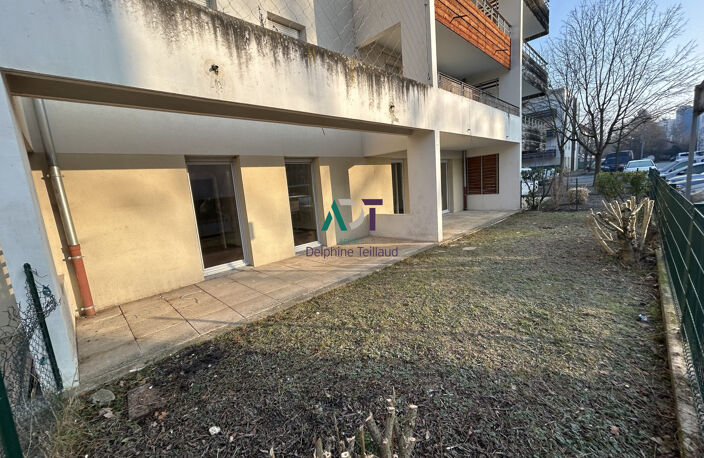 MEYLAN - T3 EN REZ DE JARDIN AVEC GARAGE — photo 2