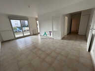 MEYLAN - T3 EN REZ DE JARDIN AVEC GARAGE — photo 4