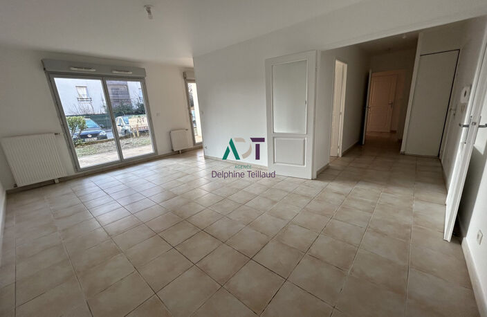 MEYLAN - T3 EN REZ DE JARDIN AVEC GARAGE — photo 4
