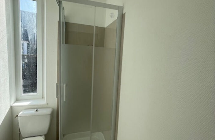 À La Charité-Sur-Loire (58), appartement à louer — photo 3
