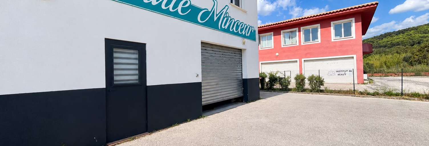 Commerce  57 m² à louer à Solliès-Pont (83210)