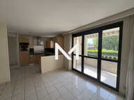 CROLLES - T3 - BALCON - CLIMATISATION - GARAGE — photo 2