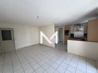CROLLES - T3 - BALCON - CLIMATISATION - GARAGE — photo 3