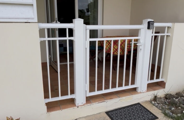 Studio avec balcon et vue mer   Tartane - Plage à pied — photo 2