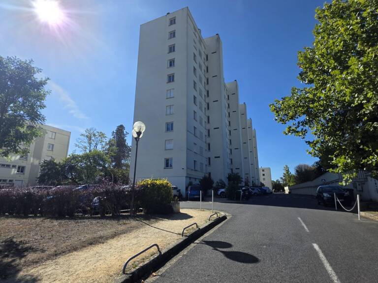 T3 Caudéran — photo 1