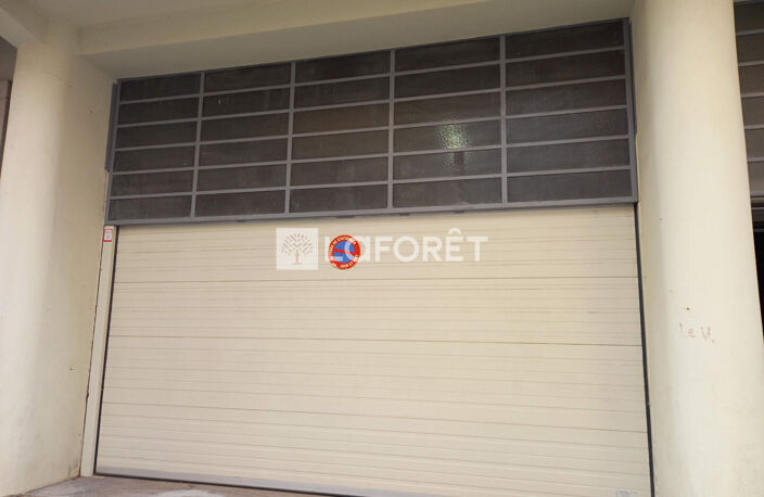 PARKING  EN RDC 35 RUE SEGUIN 69002 LYON — photo 2