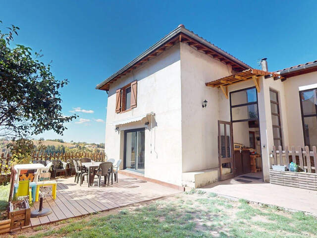 Une maison rénovée, spacieuse et prête à accueillir votre famille ! — photo du bien