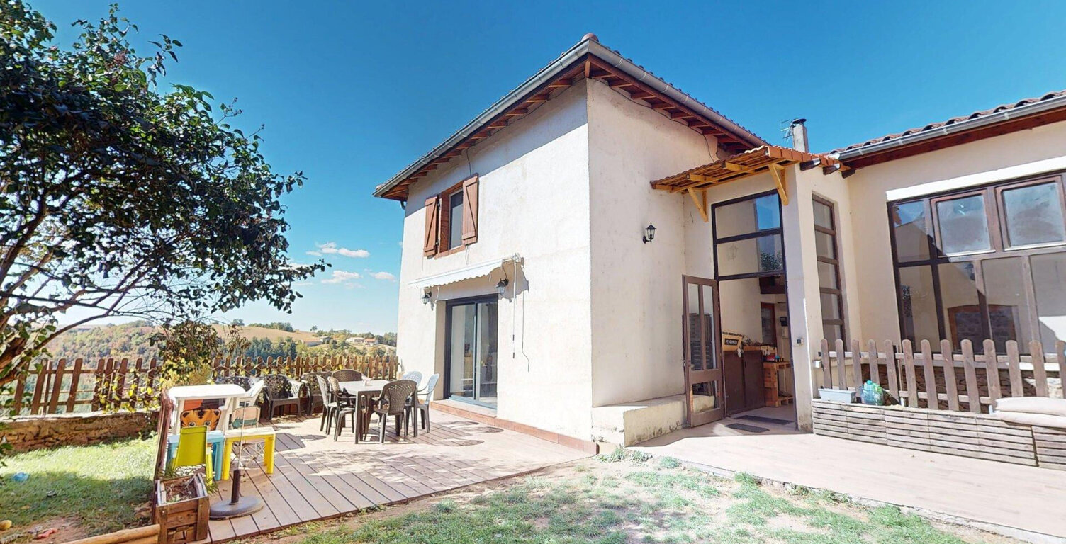 Une maison rénovée, spacieuse et prête à accueillir votre famille ! — photo 1