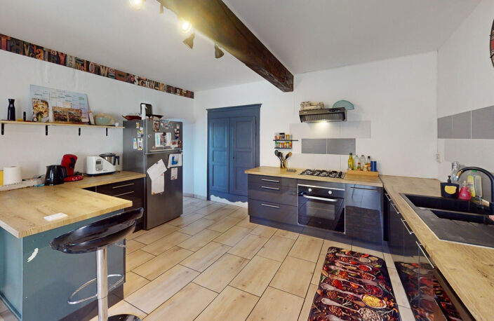 Une maison rénovée, spacieuse et prête à accueillir votre famille ! — photo 3