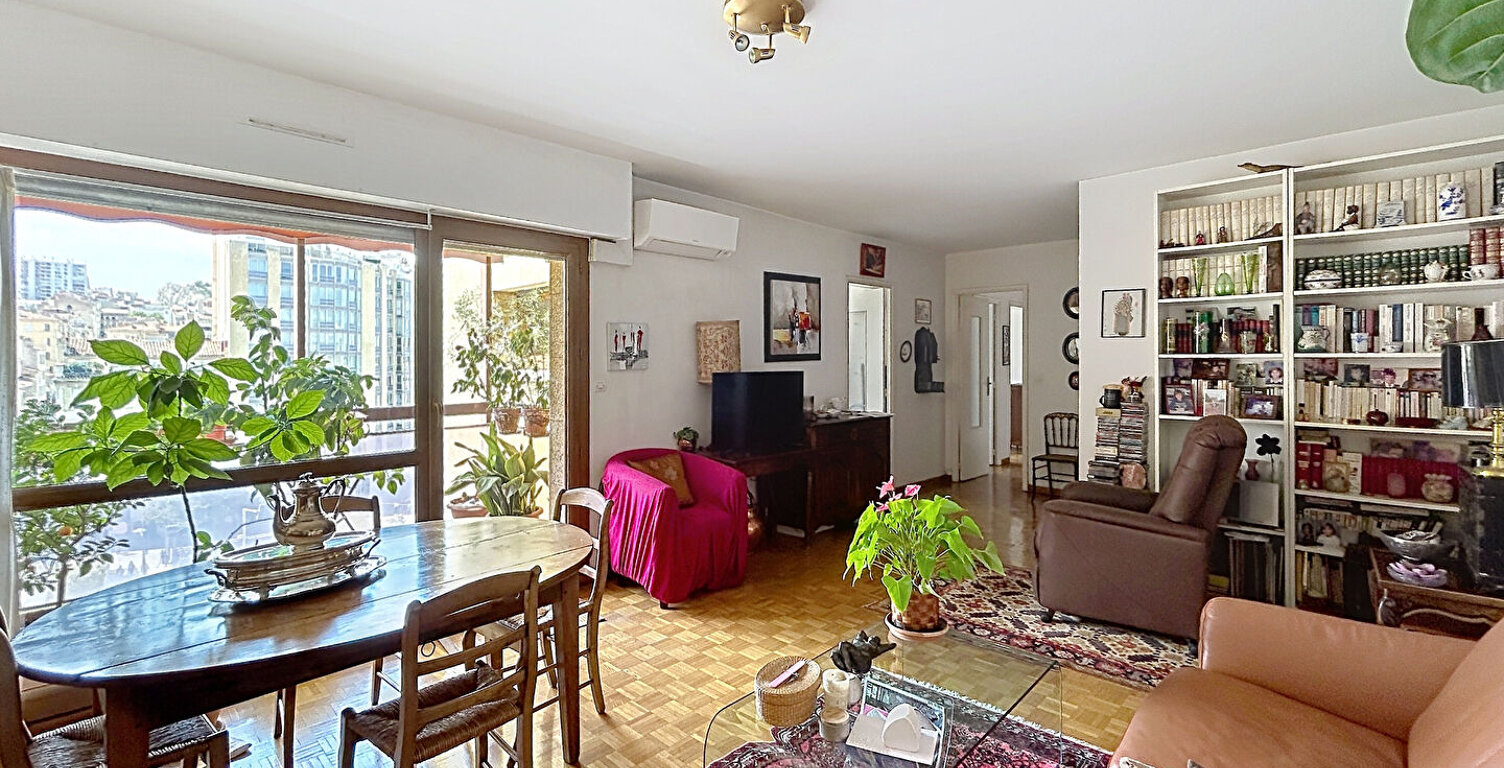 Vends appartement 3 pièces avec balcon, exposé Ouest secteur Castellane — photo 1