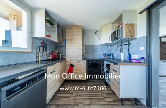 Référence : 7160-MCO. - Appartement 3 pièces dernier étage vue dégagée et mer — photo 4