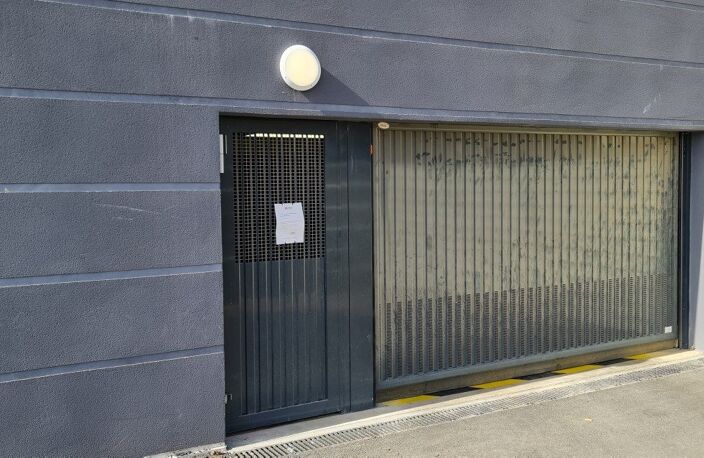 PLACE DE STATIONNEMENT — photo 2