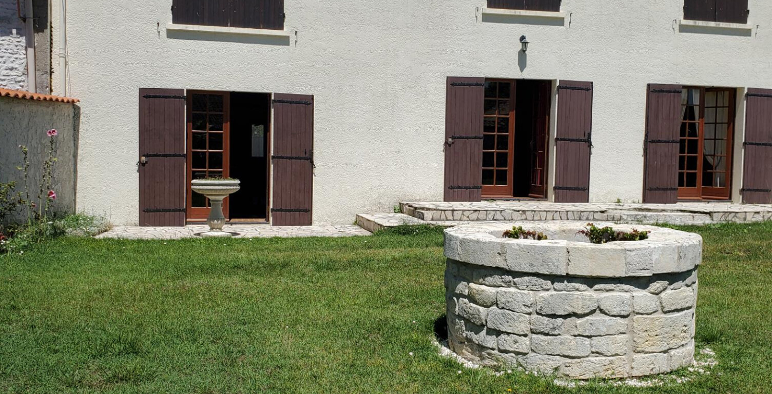 Maison 8 pièces , surface de 197 m2 + Dépendances , située s — photo 1