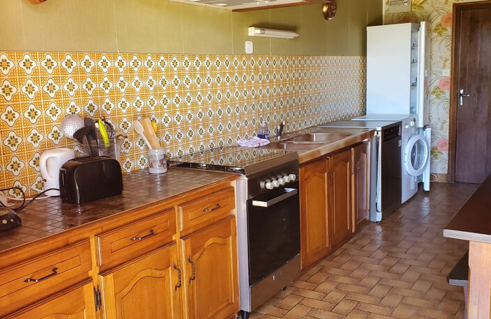 Maison 8 pièces , surface de 197 m2 + Dépendances , située s — photo 2