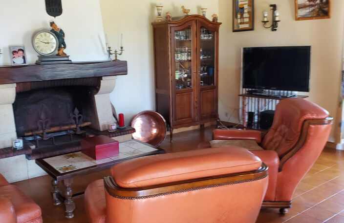 Maison 8 pièces , surface de 197 m2 + Dépendances , située s — photo 5