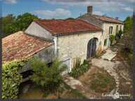 À vendre  Corps de ferme en pierre de 250 m² à rénover 5 chambres, dépendances XXL (650 m²), prairie et bois sur 3 hectares. Situé au calme à Nastringues (Dordogne) — photo 3