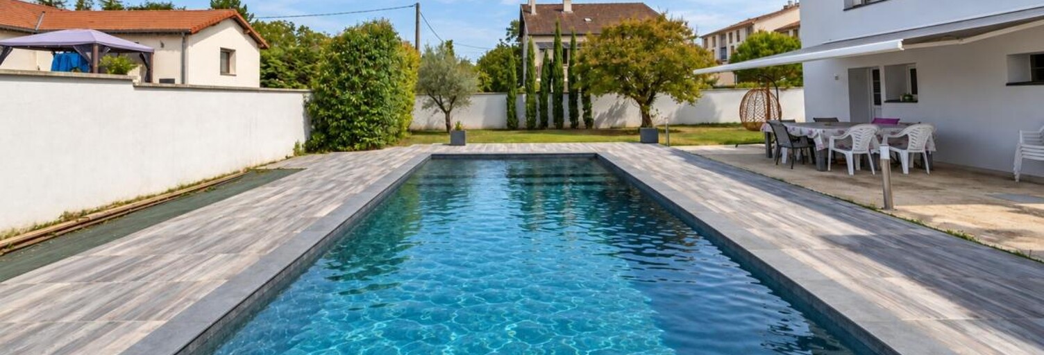 Maison 8 Pièces 260 m² à vendre à Crémieu (38460)